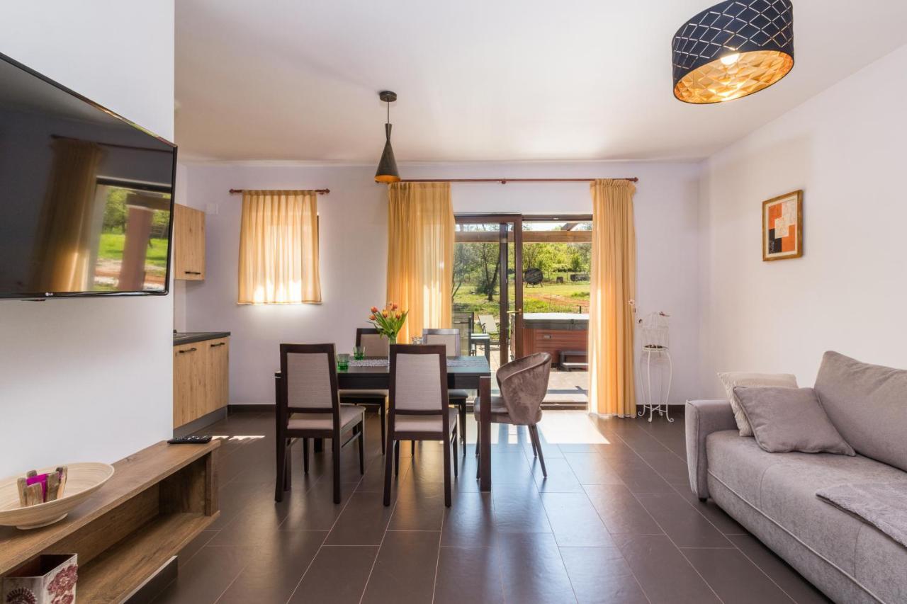 Apartmani Noa i Natali Kaldanija Esterno foto