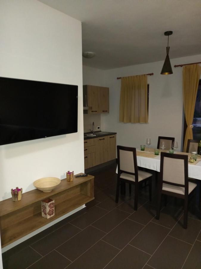 Apartmani Noa i Natali Kaldanija Esterno foto